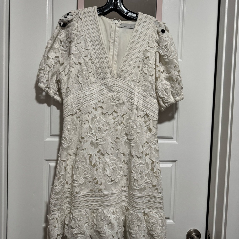 Adelyn Rae White Floral Lace Dress